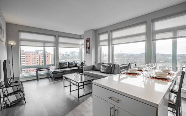 Capitol Hill Fully Furnished Apartments, Sleeps 5-6 Guests