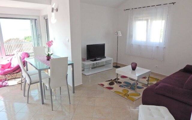Apartment in Trogir Near Beach