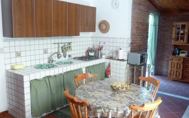 Casa unifamiliar con jard n privado