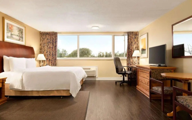 Travelodge By Wyndham Richmond Hill