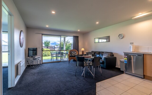 Toodle's Wanaka Luxury with Mountain Views