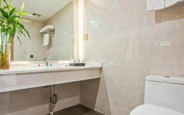 GreenTree Inn Tongxiang Chongfuzhen World Fur Center Branch