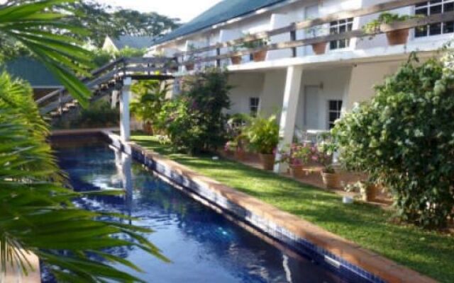 Summerland Suites