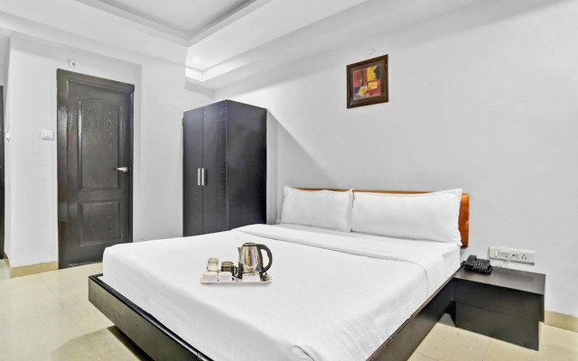 OYO Townhouse 704 Hotel Divya Palace