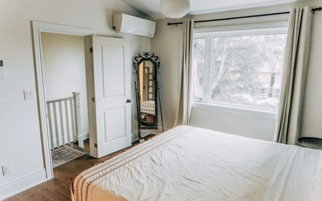 Charming Family House 3 Bdr with Balcony