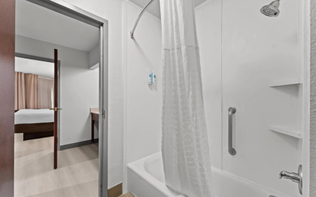 Comfort Inn & Suites Perry National Fairgrounds Area