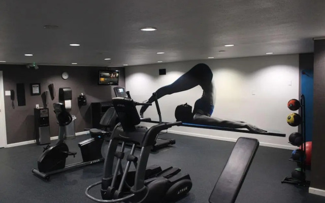 Clarion Pointe Marshall