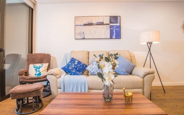 Modern 2bed2bath APT at Neutral Bayparking+wifi