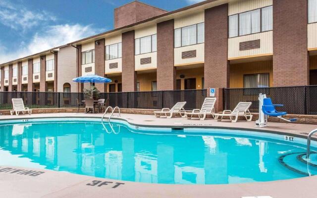 Quality Suites Hickory South