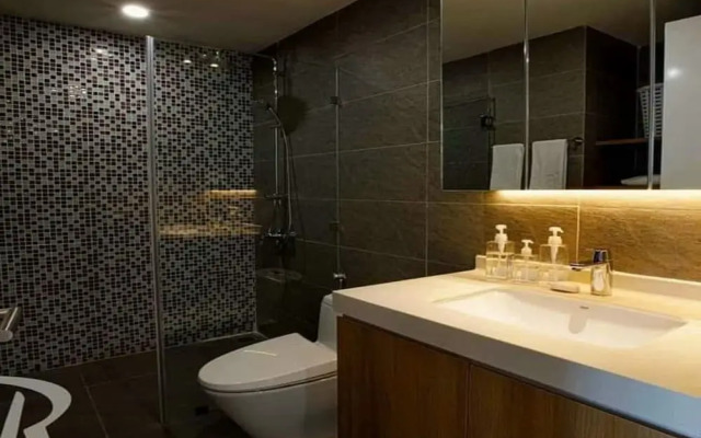 Republic Tan Son Nhat Airport Luxury