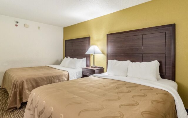 Quality Inn Milwaukee/Brookfield