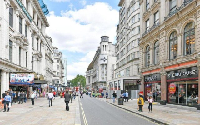 Piccadilly Circus - London Regent Apartments