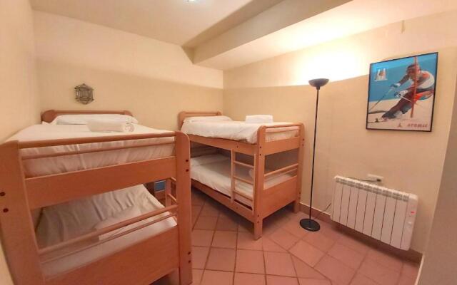 Plaza Andalucía Edificio Enebro 4-6 pax