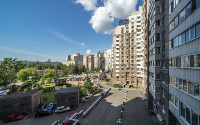 Апартаменты «Hello на Коломяжском 26»