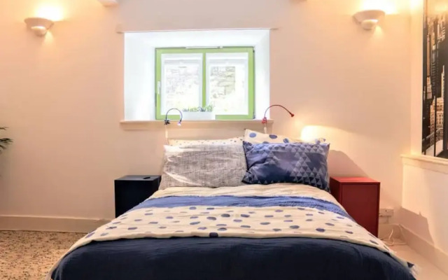 The Old Whisky Bond Studio Apartment