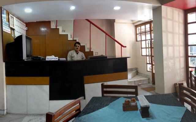 Gaurav Hotel