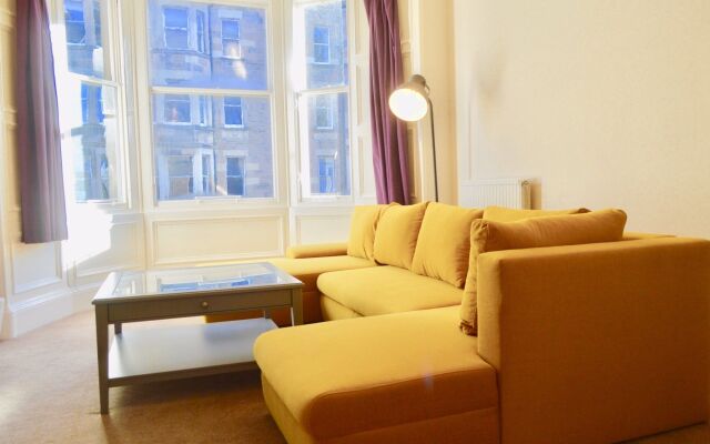 3 Bedroom Bruntsfield Flat