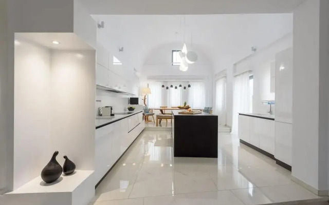 Phaos Cellaria Estate