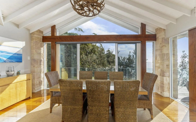 Horizons at Hyams Beach 4pm Check Out Sundays – Balcony – Hyams Beach