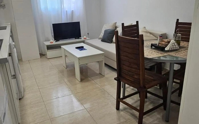 Cozy Apartment 2km from Plaza de Toros-Ventas