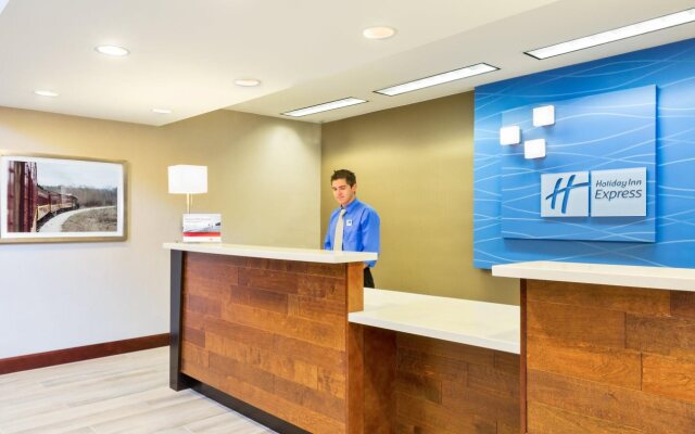 Holiday Inn Express Palestine by IHG