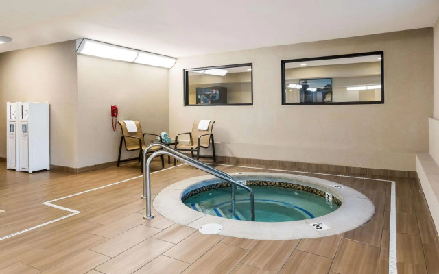 Country Inn & Suites by Radisson, Grandville-Grand Rapids West, MI