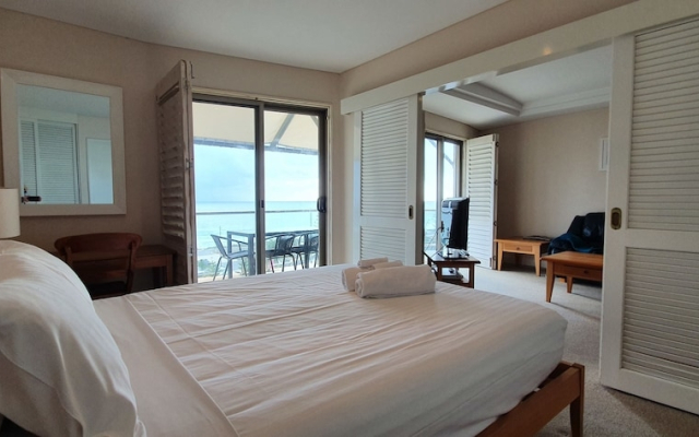 Sea Breeze Luxury Holiday Apartment