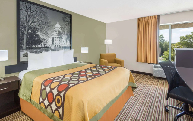 Super 8 by Wyndham Madison South