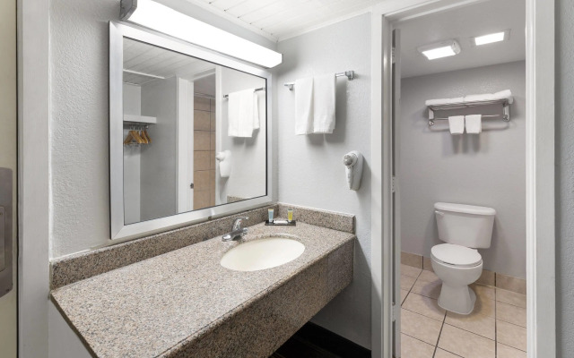 Travelodge by Wyndham New Braunfels