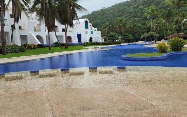 Spectacular Condo With Ocean View By SAMOTOGO Group