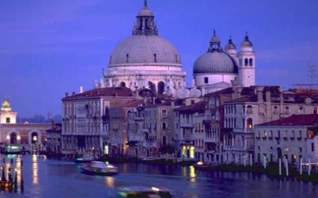 Youth Venice Home
