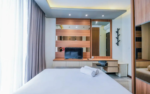 Strategic Location 2Br Gallery West Apartment