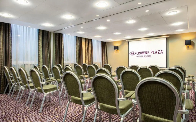 Crowne Plaza London Ealing by IHG