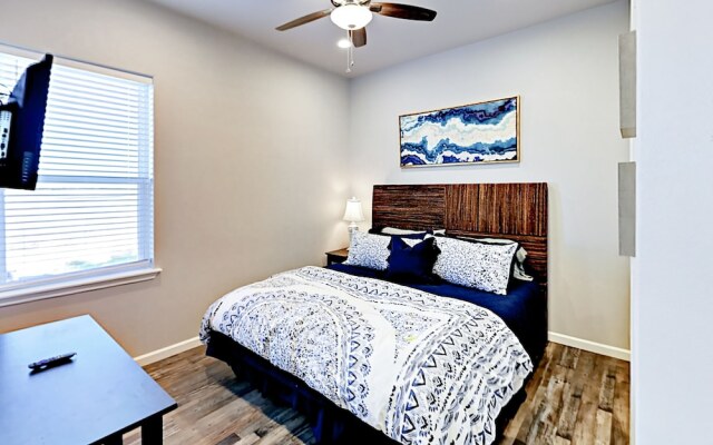 Canal-Front - 3 Br Home