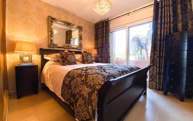 Luxury South Facing Groundfloor Apt