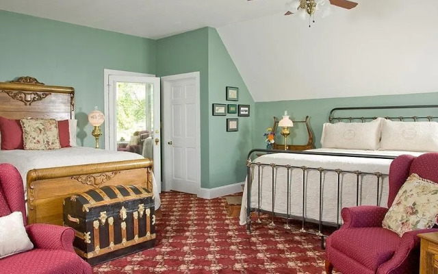 The Carriage House Inn B&B