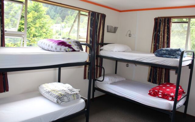 The Flaming Kiwi Backpackers