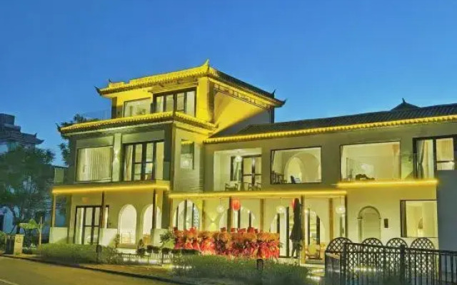Wind and rain said sea view beauty villa