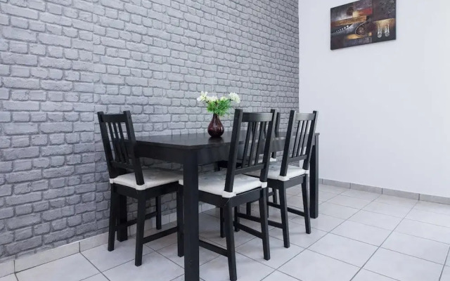 Stylish 1 Bd Apt w Balcony in Petralona
