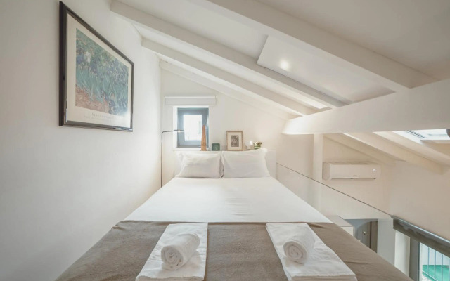 Mezzanine Stylish Apartment S