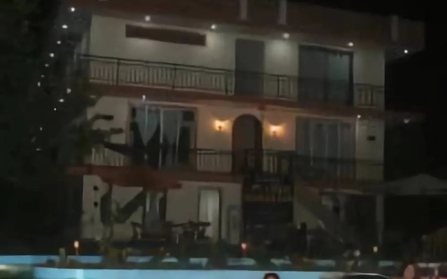 Zoila's Suite Escape