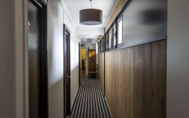 Hotel Mir