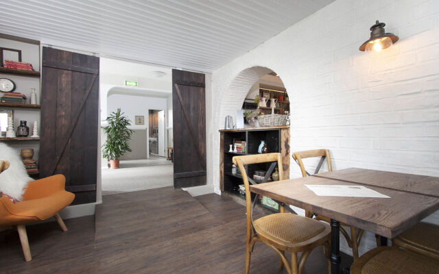 SKYR Guesthouse