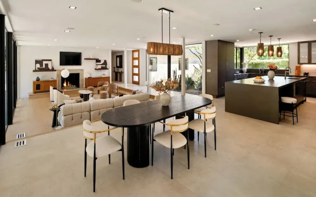 Valea Estate - Secluded Beverly Hills Retreat 1-acre Oasis