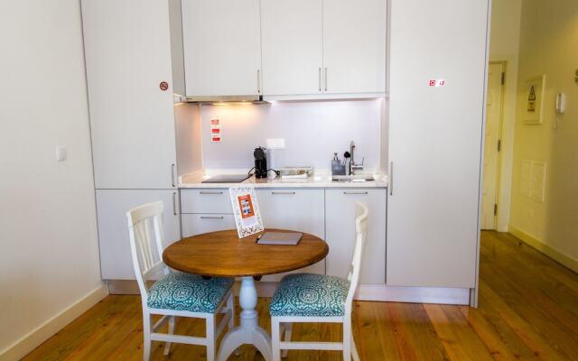 Liiiving in Porto Historic Clérigos Apartments