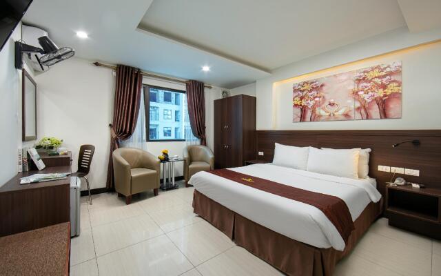 RedDoorz Plus Quang Chung Hotel
