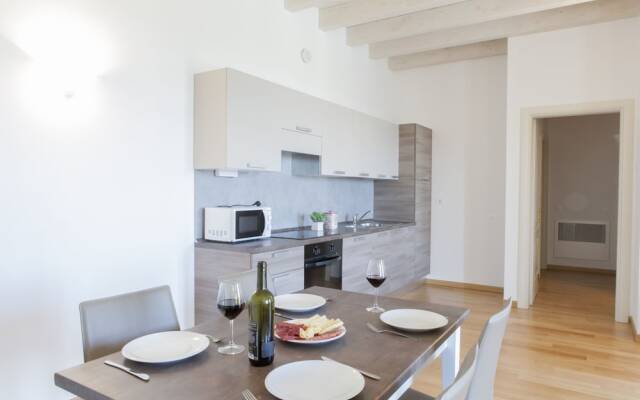 Polpenazze Halldis Apartments
