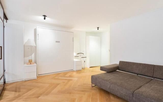 Luxurious studio only 15 minutes from city center