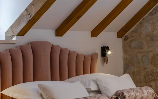 Villa Bante - Luxury Stone House