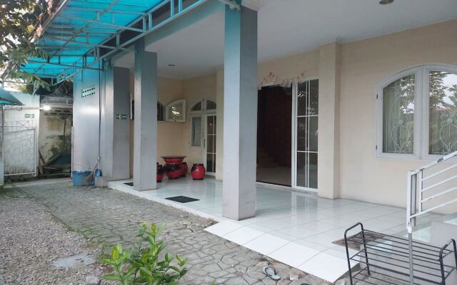 R Residence